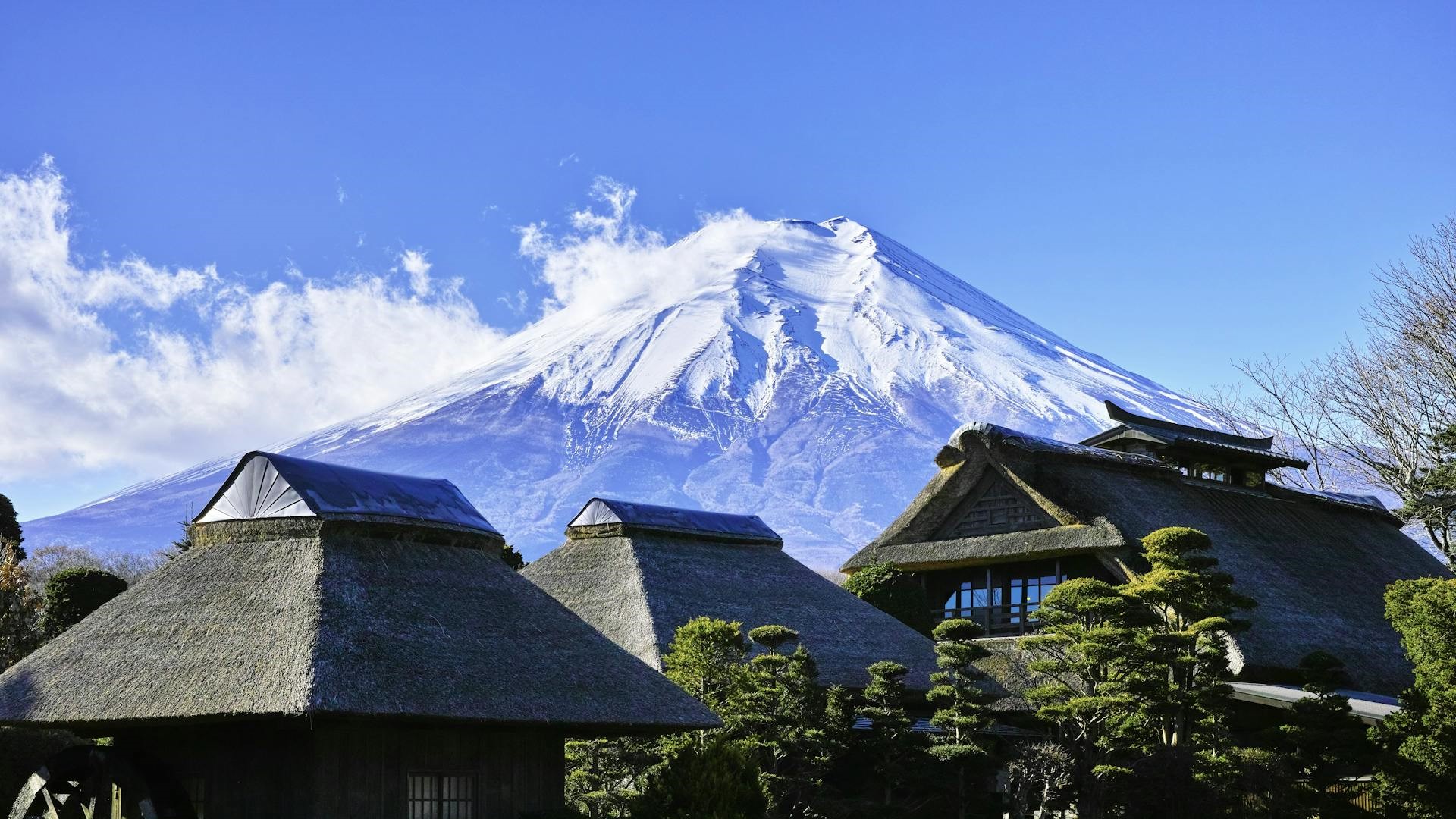 Mount Fuji Stays Snow-Free Breaking 130-Year Record